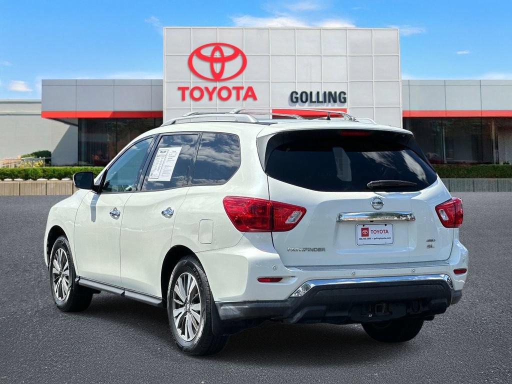 Used 2017 Nissan Pathfinder SL w/ SL Premium Package AWD/4WD image 4