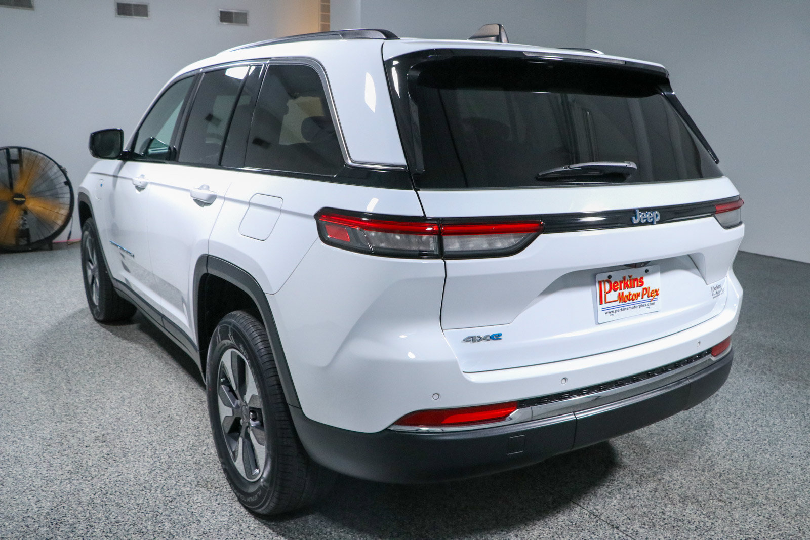 Used 2022 Jeep Grand Cherokee Limited 4xe AWD/4WD image 9