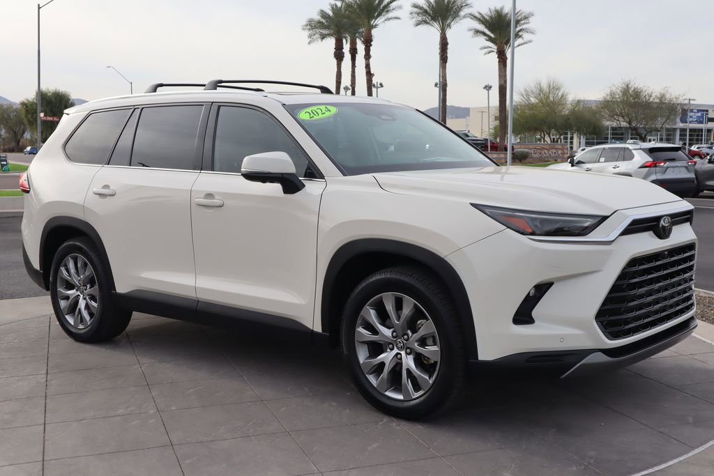 Used 2024 Toyota Grand Highlander Limited image 3