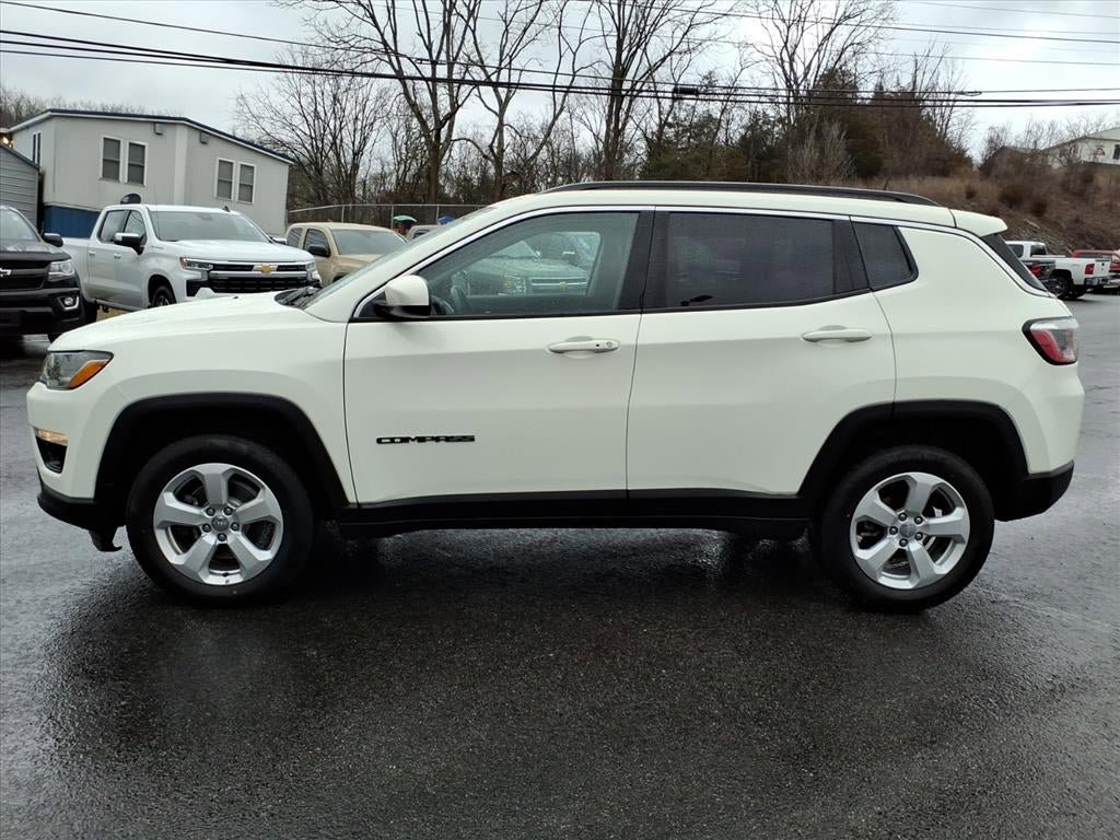 Used 2019 Jeep Compass Latitude w/ Cold Weather Group AWD/4WD image 2