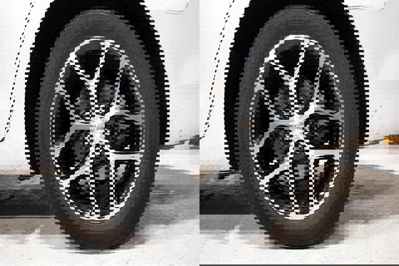 Used 2016 Buick LaCrosse Sport Touring image 18