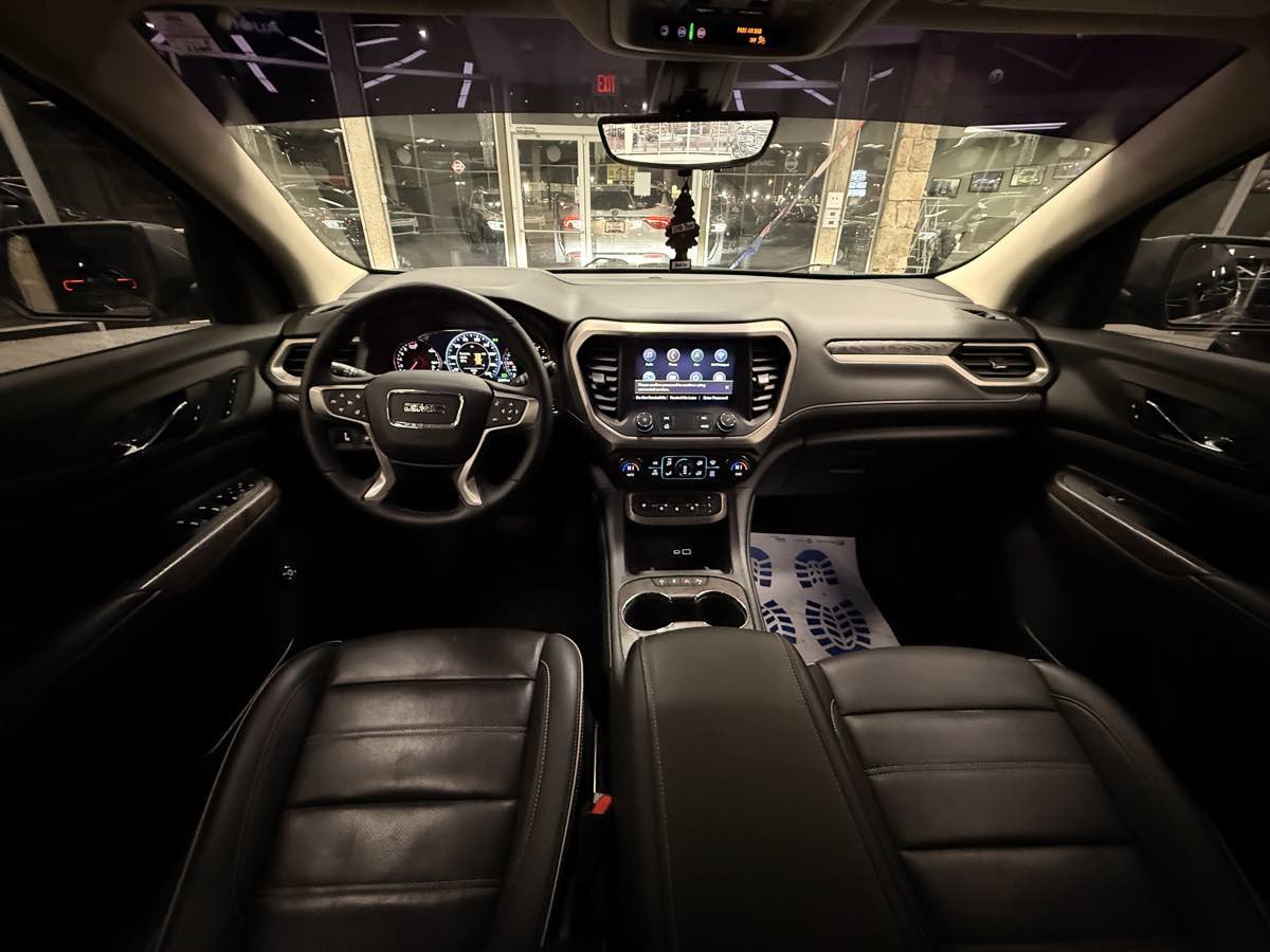 Used 2023 GMC Acadia Denali w/ Denali Technology Package FWD image 41