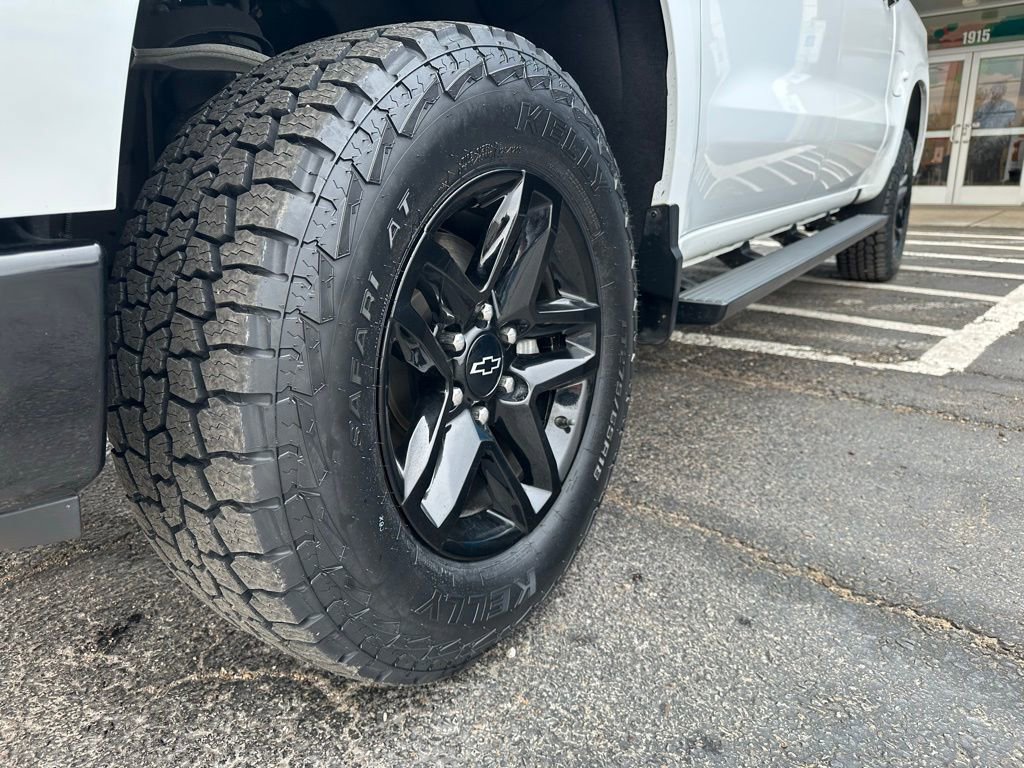 Used 2024 Chevrolet Silverado 1500 LT Trail Boss w/ Protection Package image 9