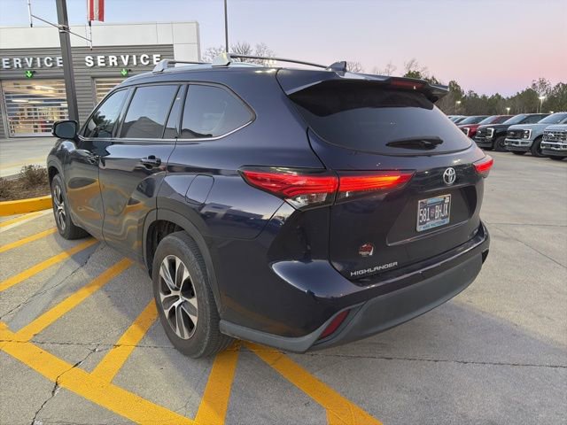 Used 2020 Toyota Highlander XLE image 19