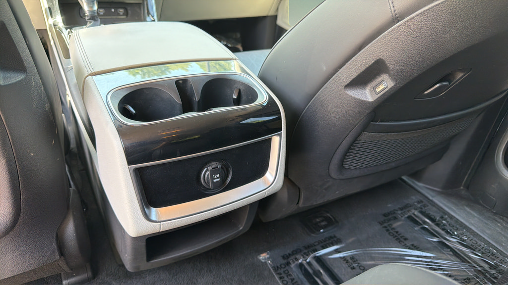 Used 2023 Kia Carnival EX FWD image 15