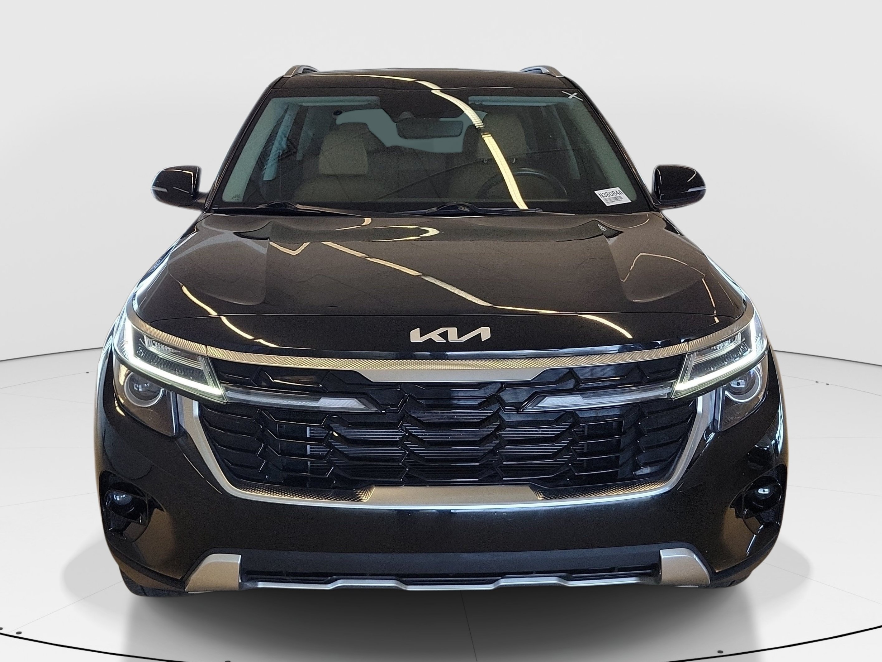 Used 2024 Kia Seltos EX FWD image 3