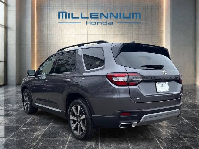 Used 2024 Honda Pilot Elite image 3