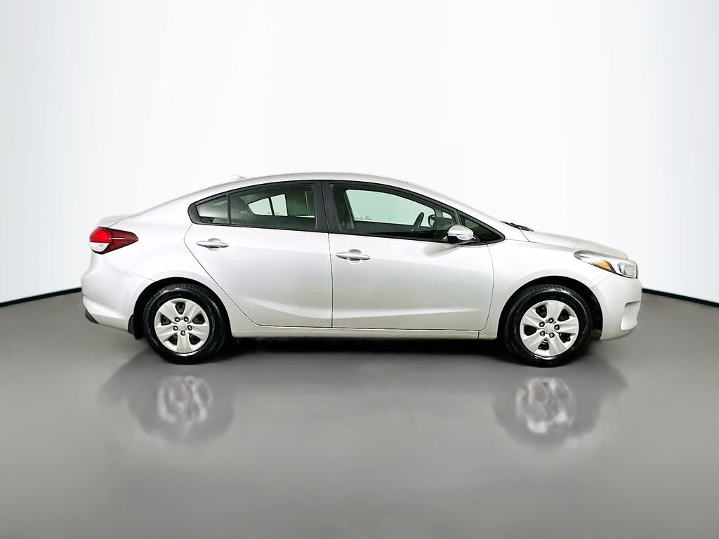 Used 2017 Kia Forte LX FWD image 7