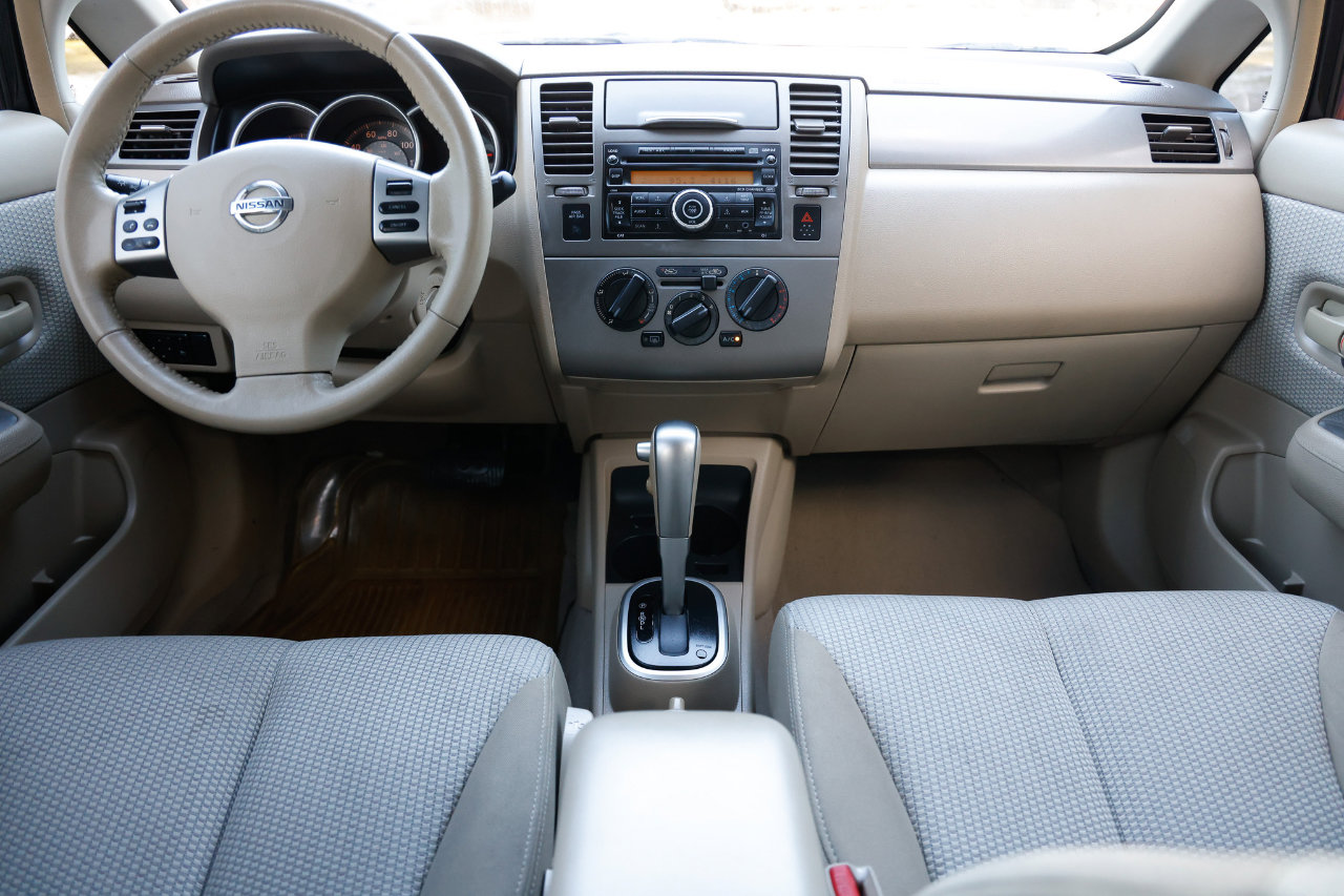 Used 2009 Nissan Versa 1.8 S w/ Convenience Pkg image 21