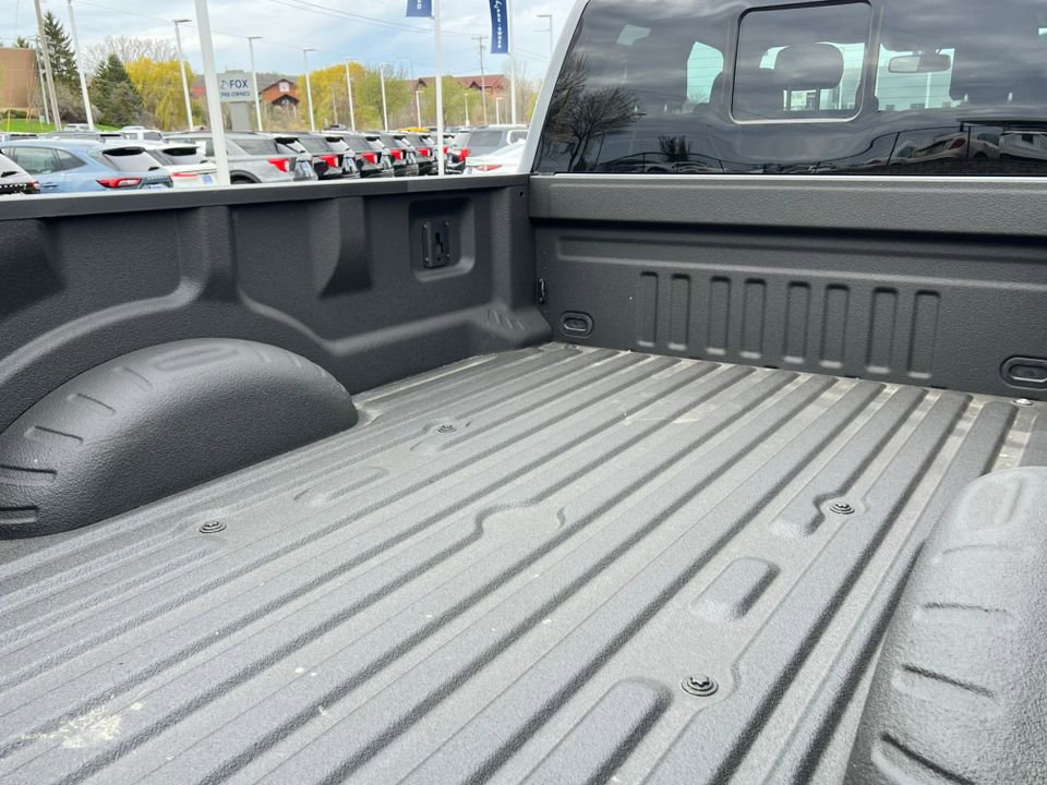 Used 2023 Ford F250 XLT w/ Snow Plow/Camper Package AWD/4WD image 6