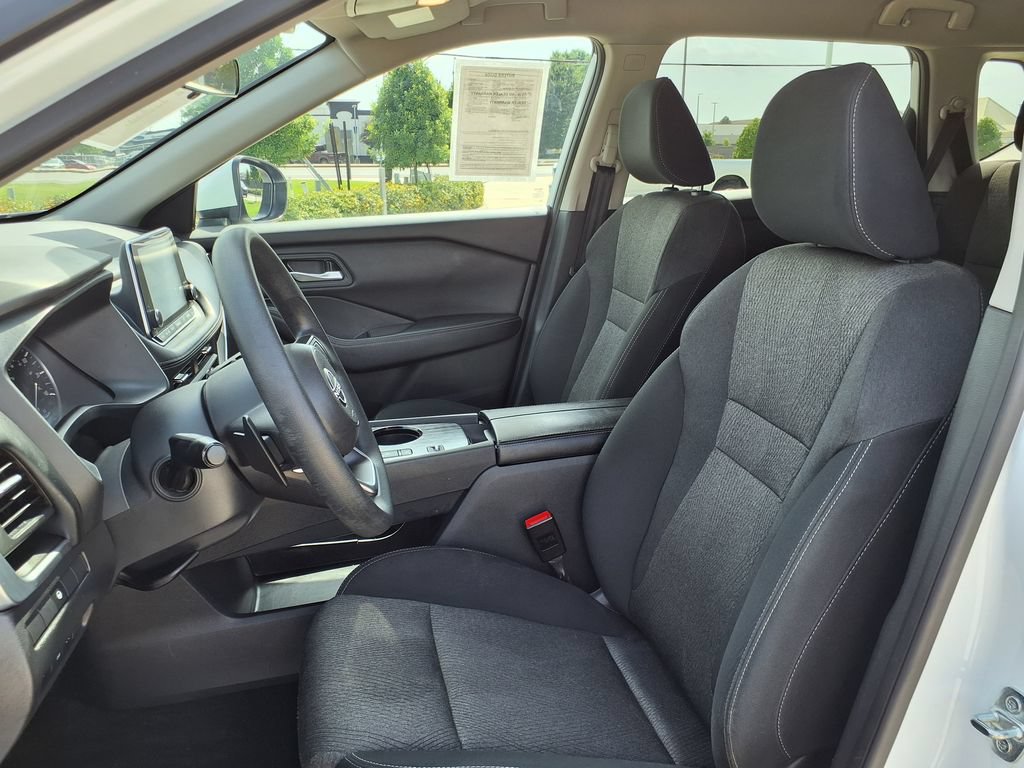 Used 2024 Nissan Rogue SV FWD image 18
