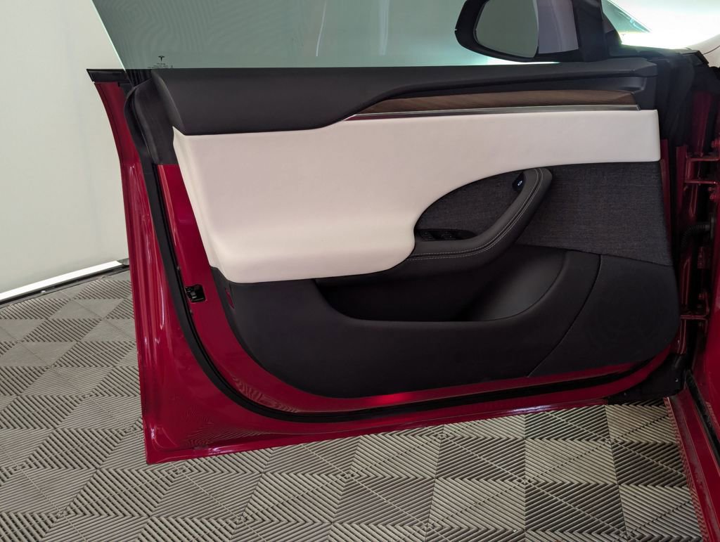 Used 2023 Tesla Model S Standard Range image 47