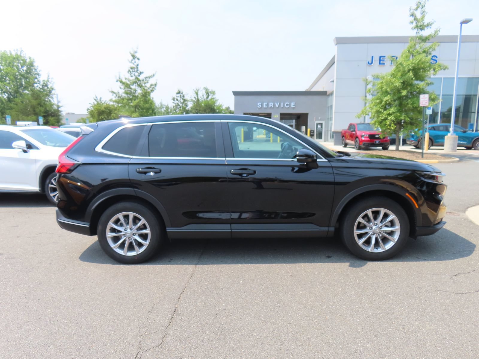 Used 2025 Honda CR-V EX-L image 4