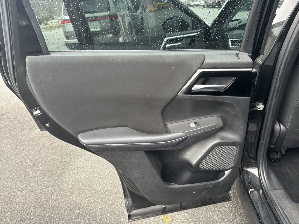 Used 2023 Mitsubishi Outlander ES AWD/4WD image 22