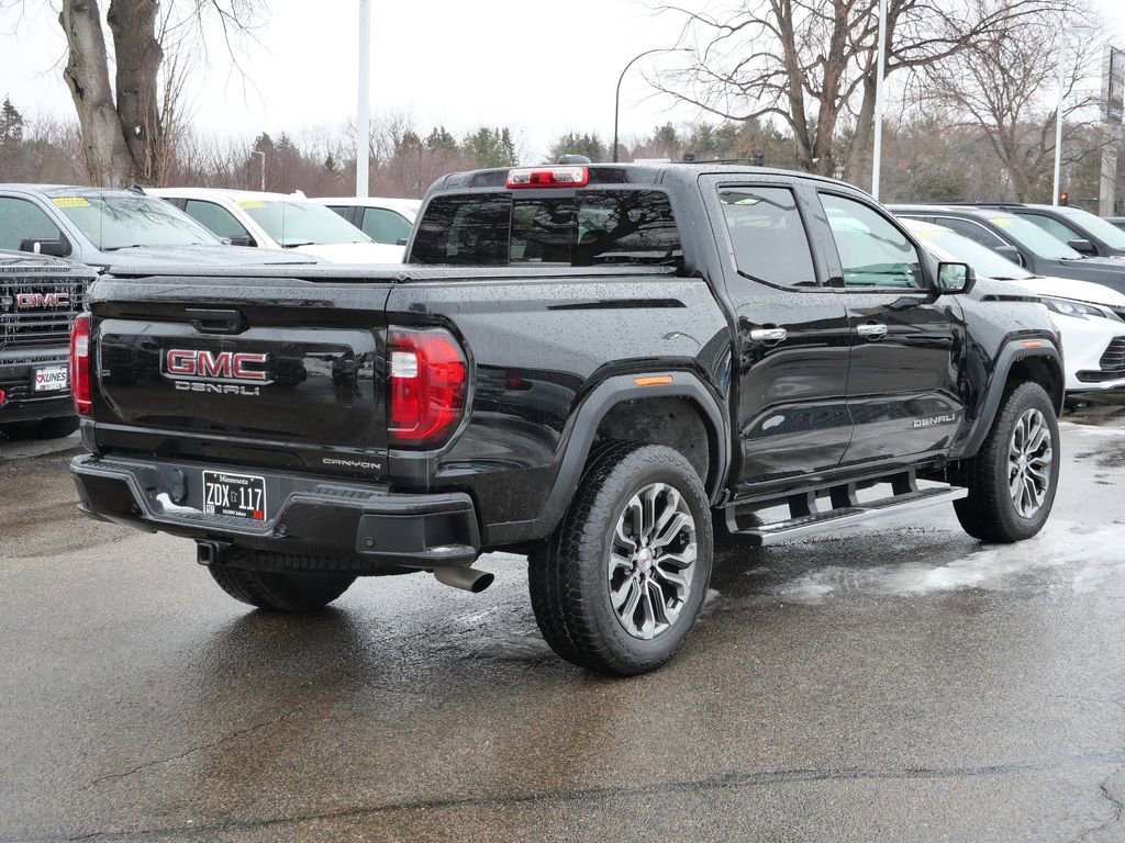 Used 2024 GMC Canyon Denali AWD/4WD image 10