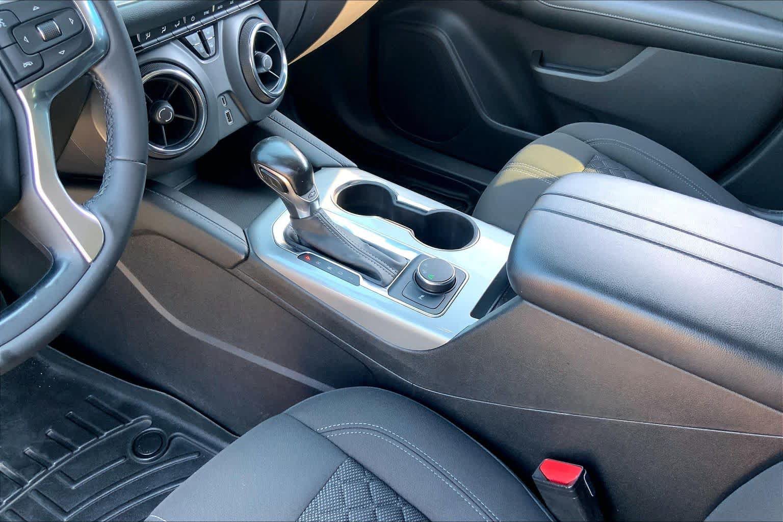 Used 2019 Chevrolet Blazer LT FWD image 16