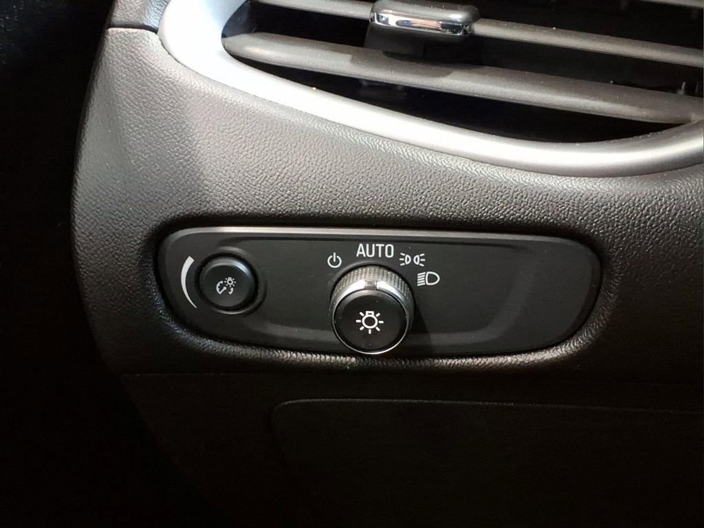 Used 2024 Chevrolet Malibu LS FWD image 17