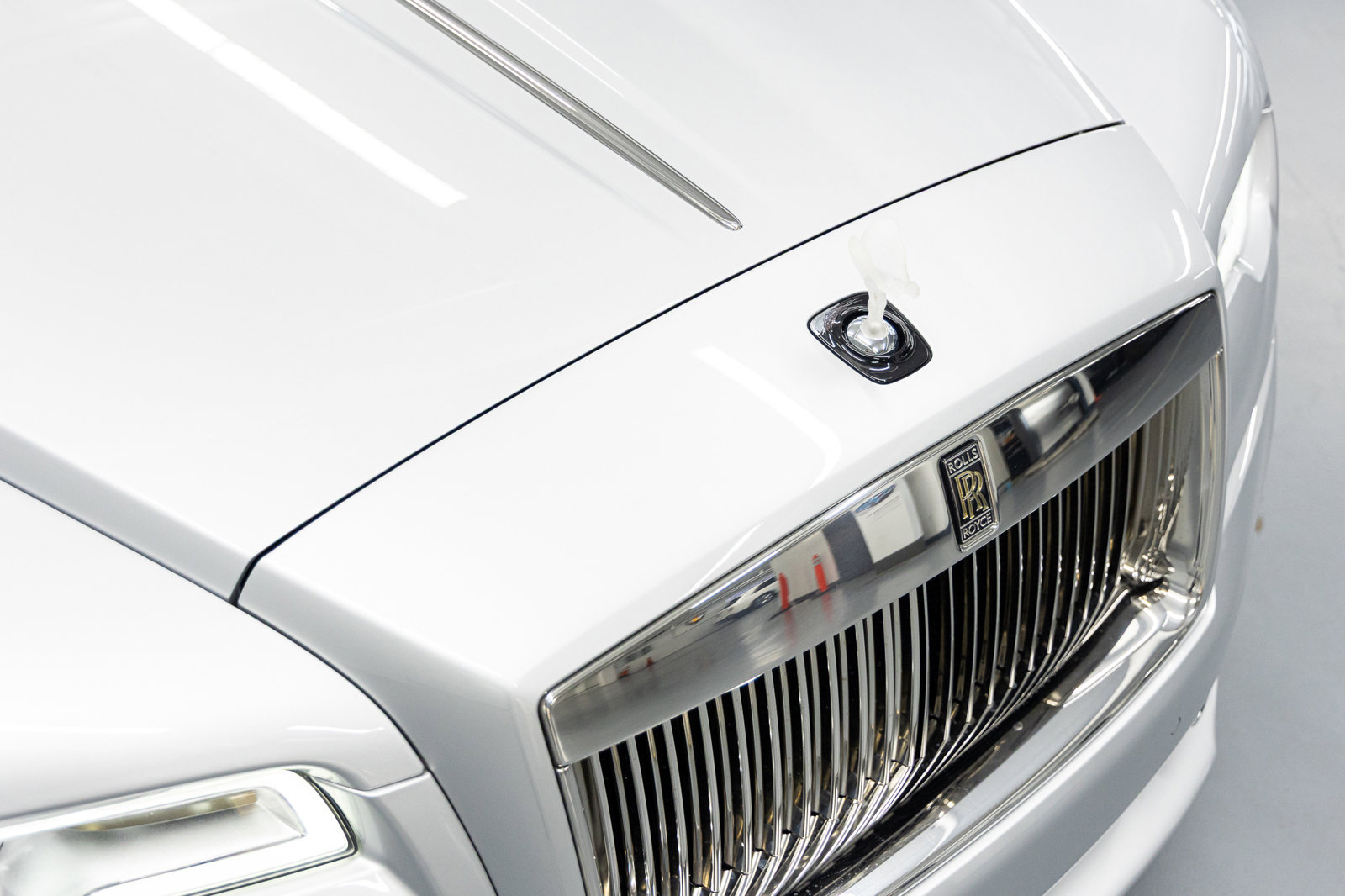 Used 2017 Rolls-Royce Dawn RWD image 9