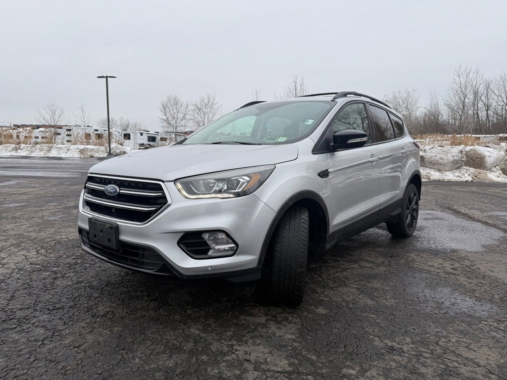 Used 2019 Ford Escape Titanium image 9