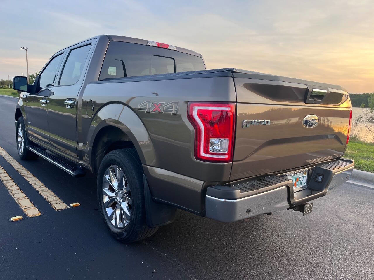 Used 2015 Ford F150 XLT w/ Equipment Group 302A Luxury AWD/4WD image 6