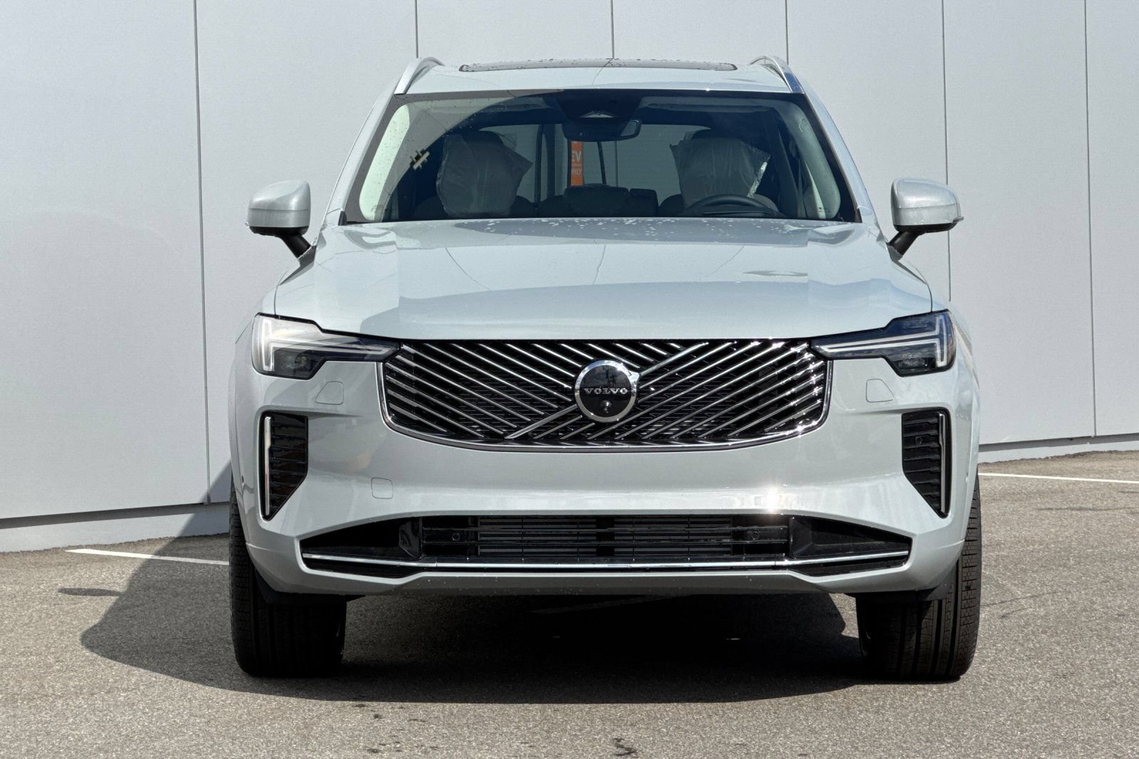 New 2026 Volvo XC90 T8 Ultra w/ Protection Package Premier AWD/4WD image 8