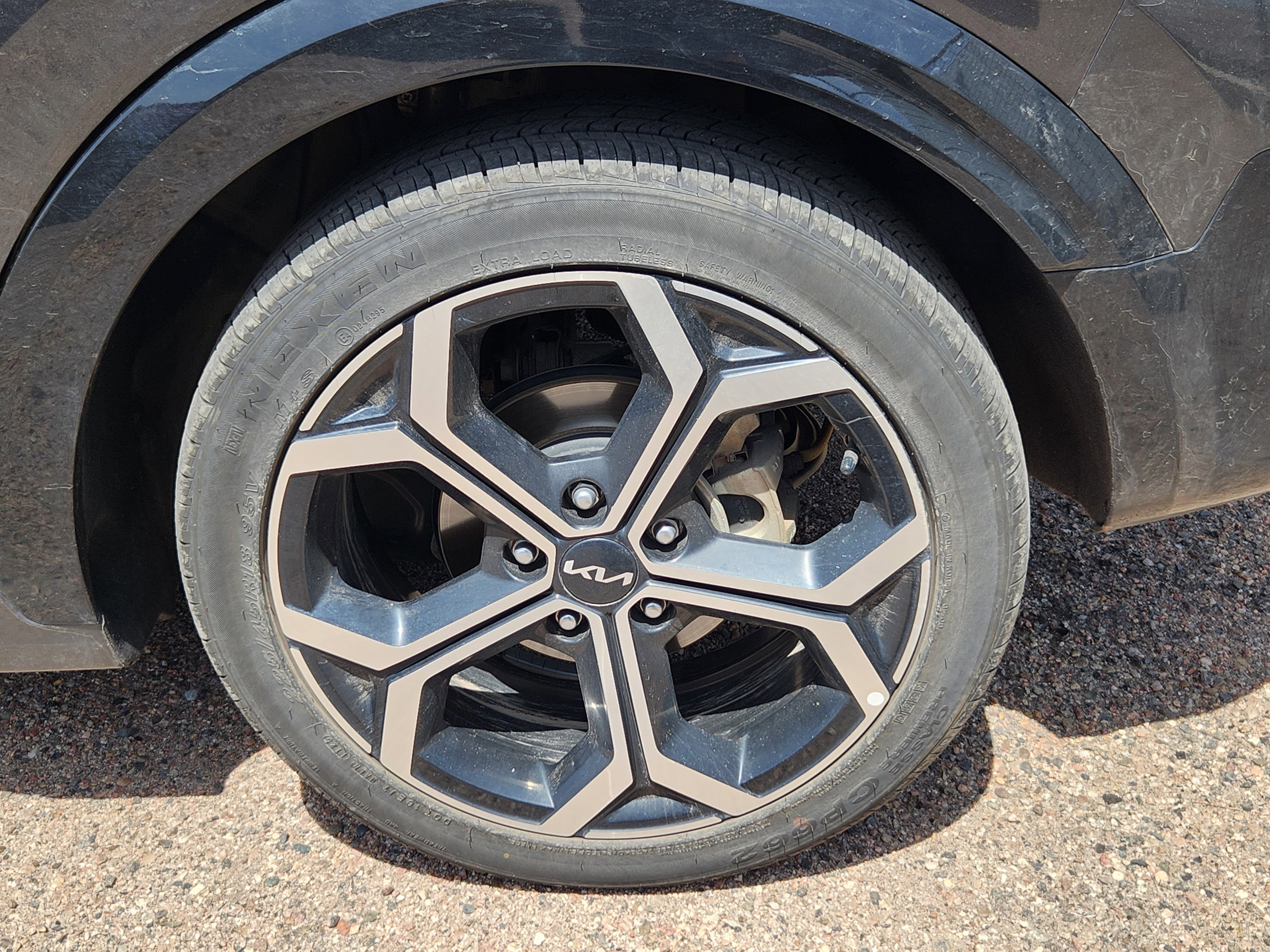 Used 2024 Kia Niro EX Touring image 8