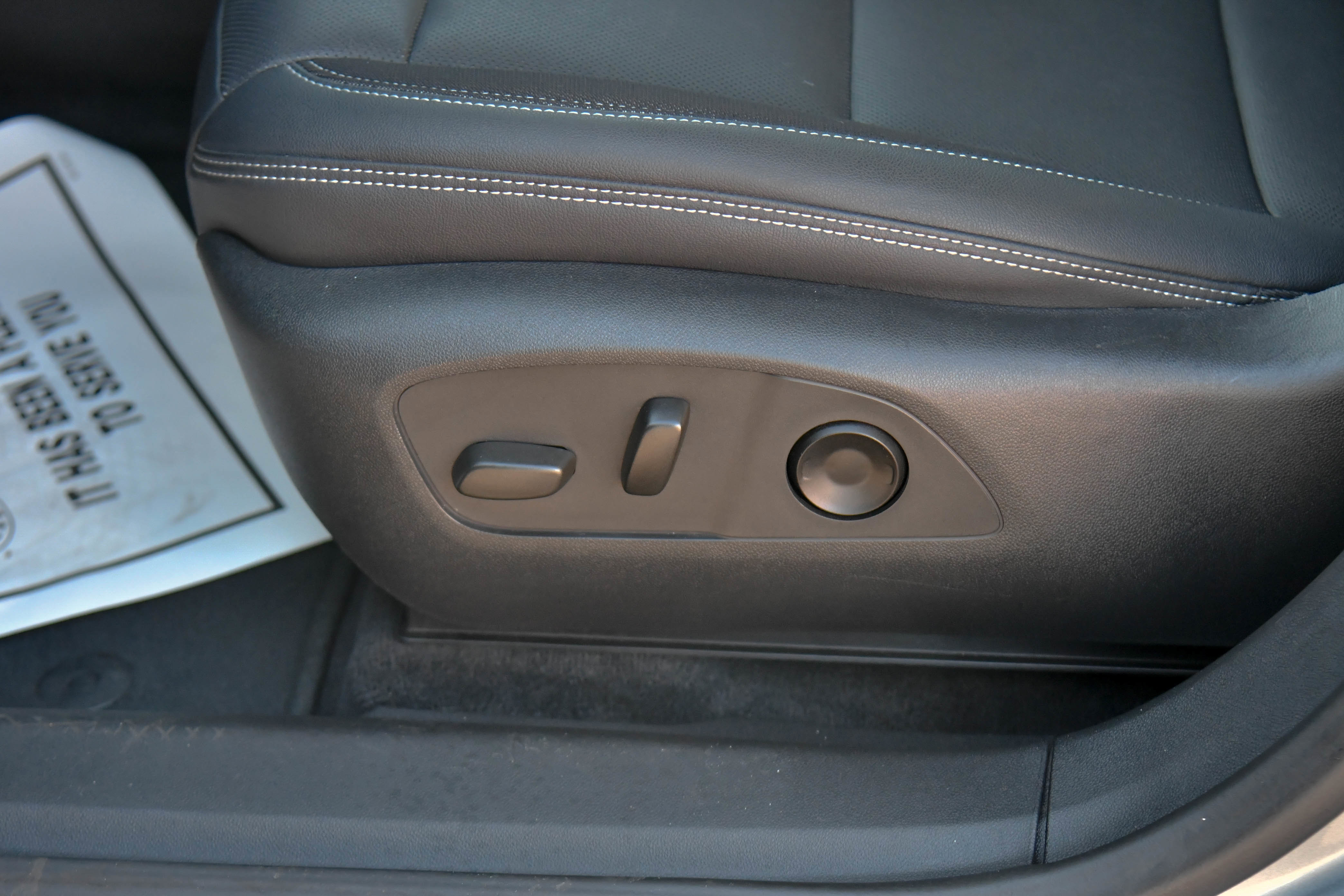 Used 2024 Chevrolet Blazer EV LT image 16