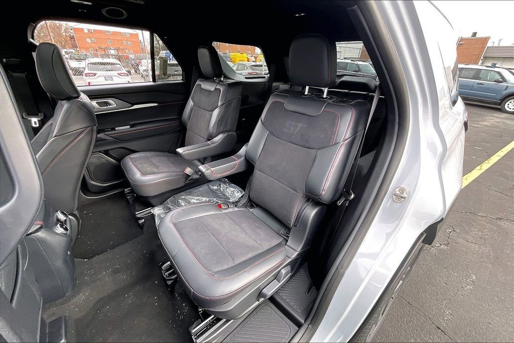 New 2026 Ford Explorer ST w/ Sun And Sound Package image 12