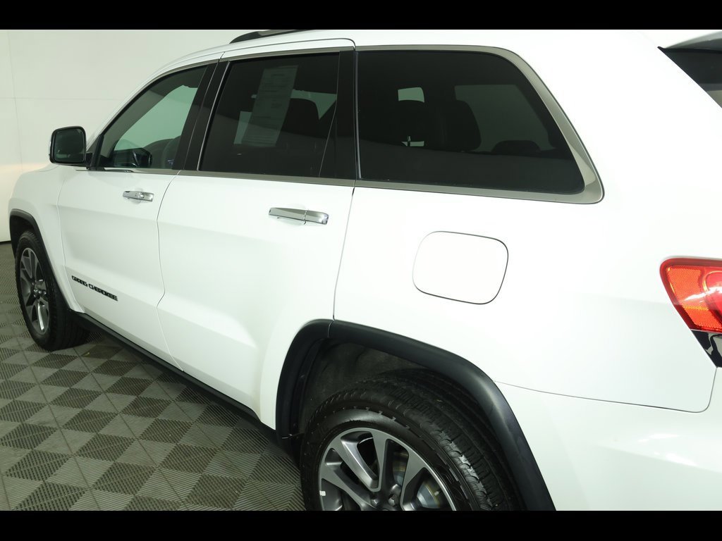 Used 2018 Jeep Grand Cherokee Limited image 17