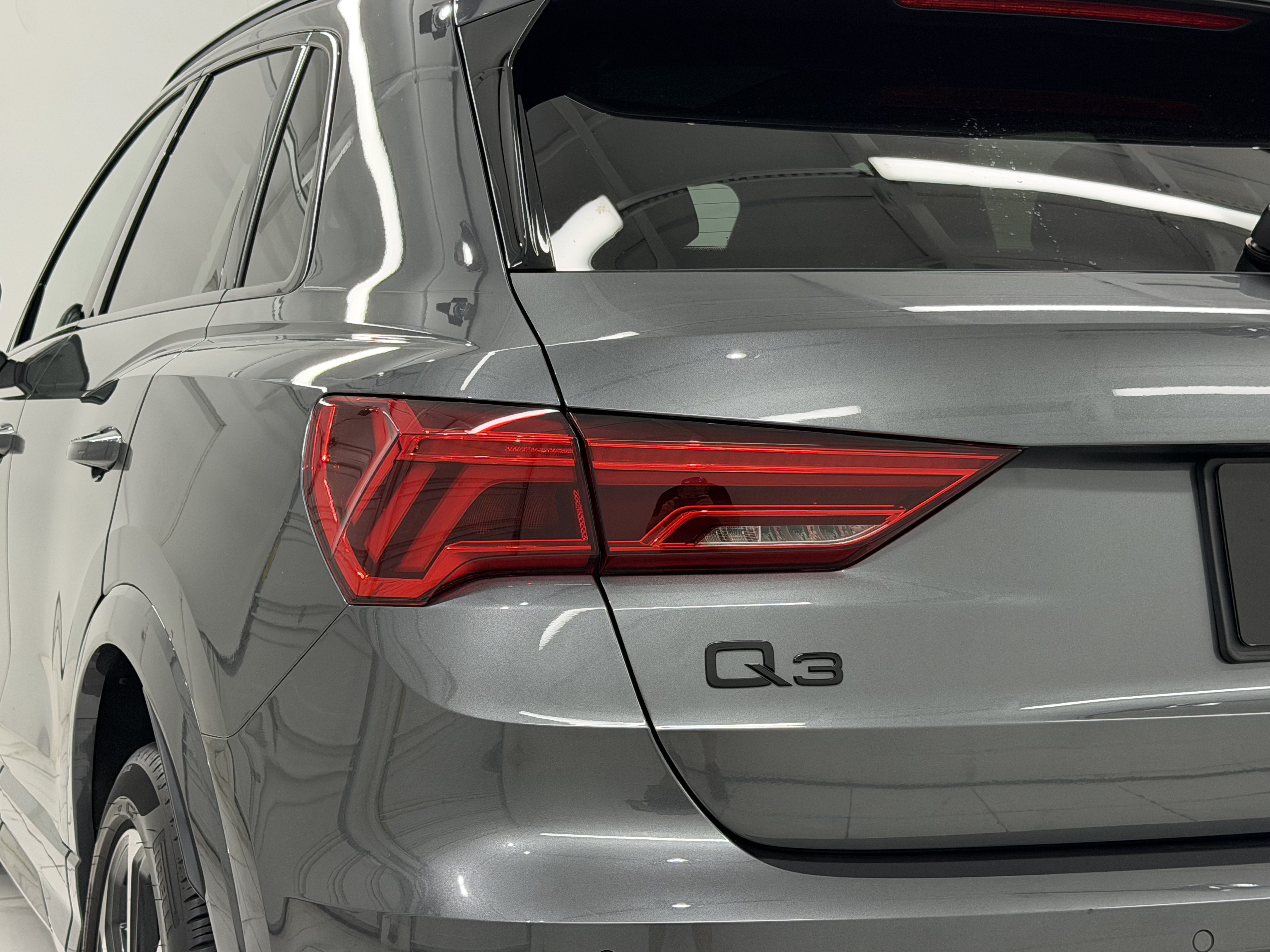 Used 2025 Audi Q3 2.0T Premium Plus AWD/4WD image 18