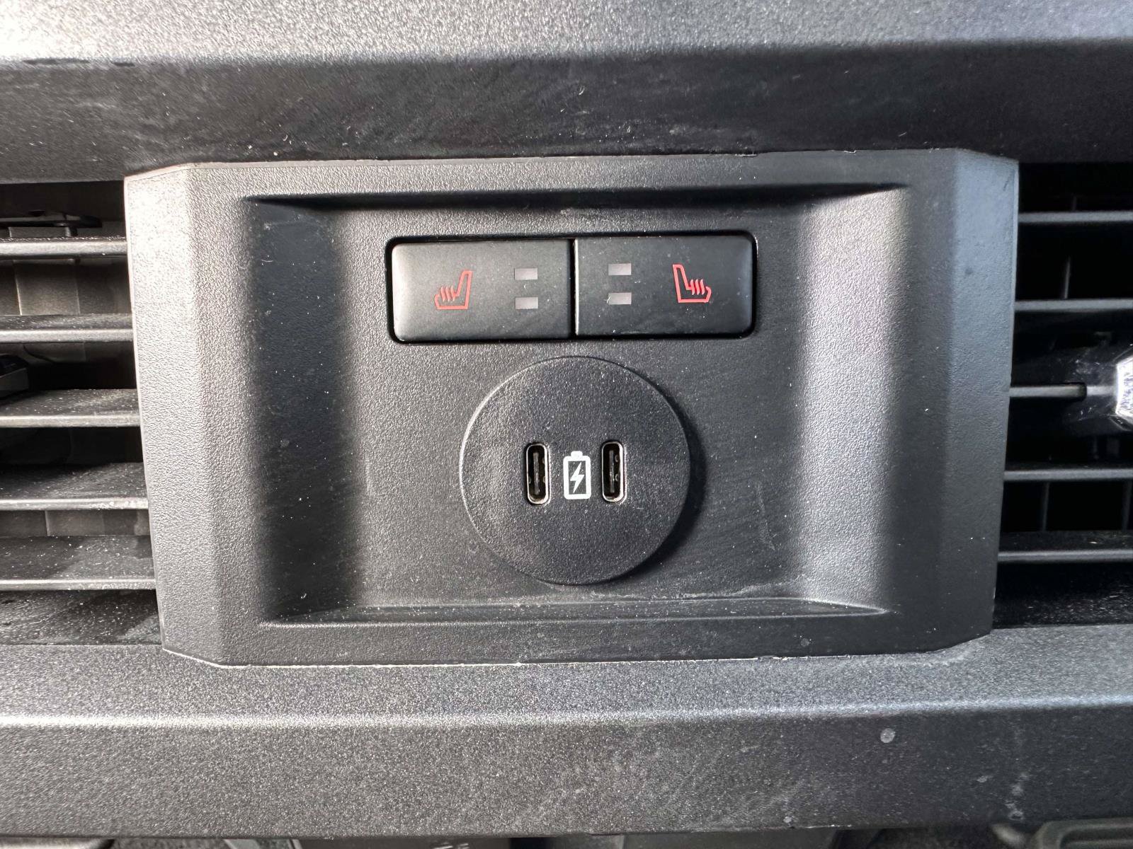 Used 2023 Ford F250 Lariat w/ Lariat Ultimate Package AWD/4WD image 16