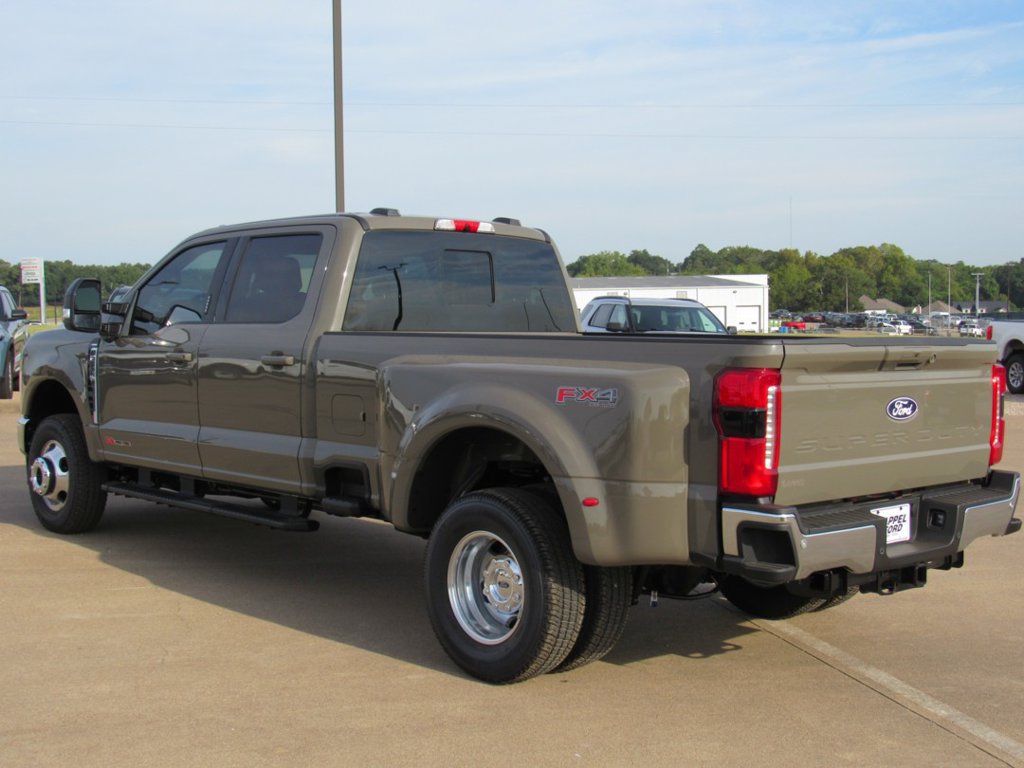New 2027 Ford F350 Lariat w/ Lariat Premium Package AWD/4WD image 4