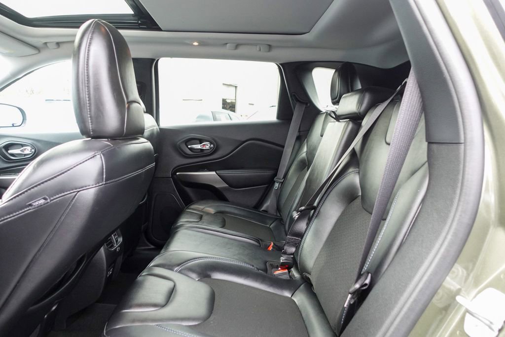 Used 2021 Jeep Cherokee Latitude Plus w/ Sun & Sound Group image 26