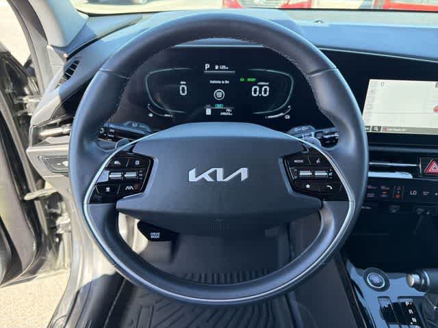 Used 2023 Kia Niro EX FWD image 20