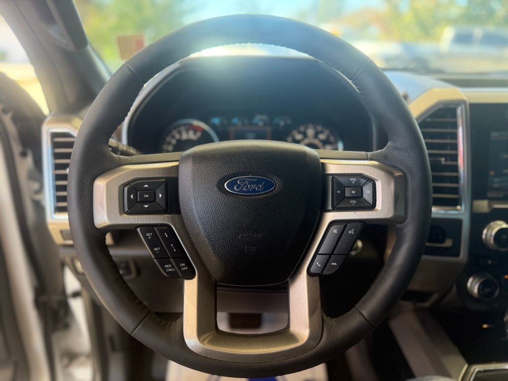 Used 2015 Ford F150 Platinum w/ Equipment Group 701A Luxury image 23