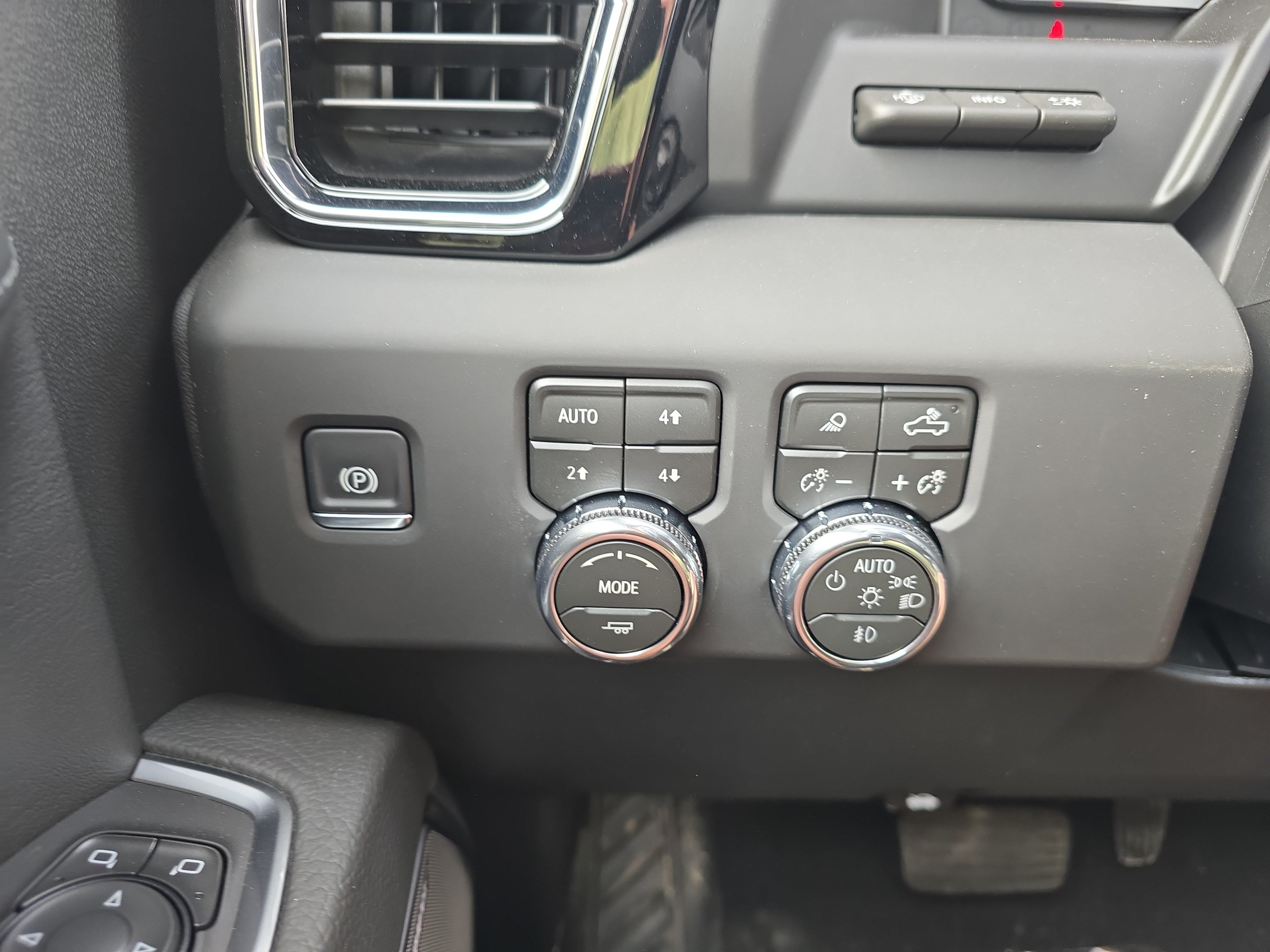 New 2026 GMC Sierra 1500 Denali w/ Technology Package AWD/4WD image 22