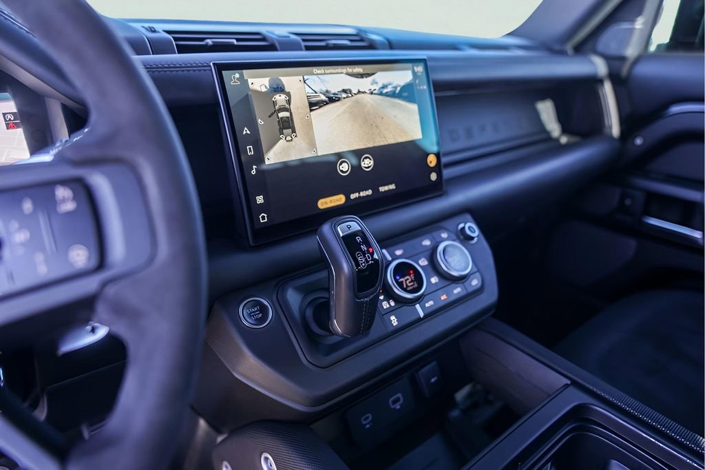 Used 2023 Land Rover Defender 110 V8 image 22