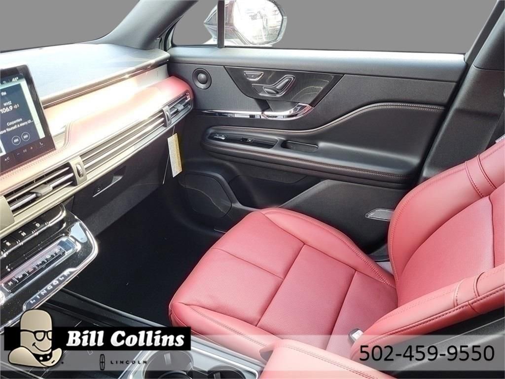 New 2024 Lincoln Corsair Reserve w/ Equipment Group 202A image 23