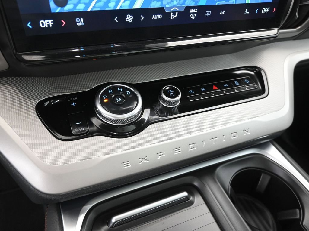 Certified 2025 Ford Expedition Active AWD/4WD image 27