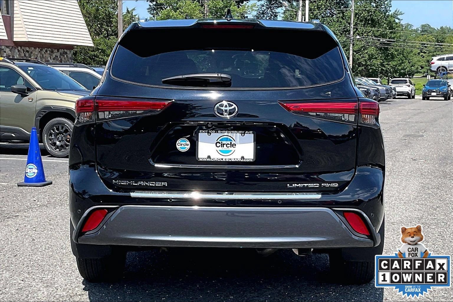 Used 2023 Toyota Highlander Limited AWD/4WD image 4