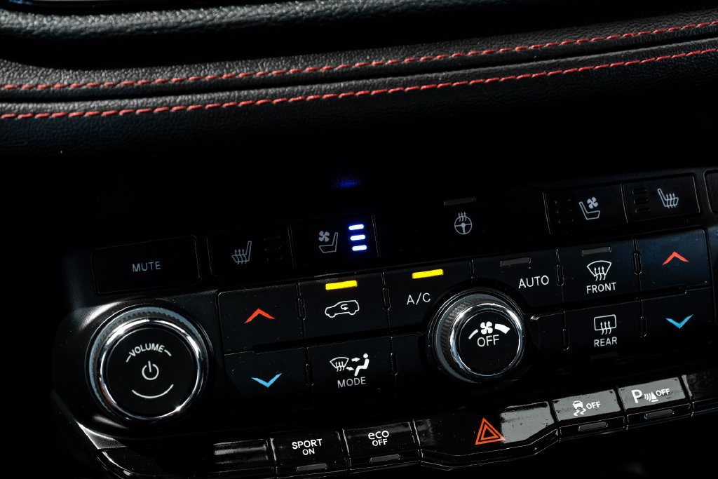 Used 2025 Dodge Durango R/T AWD/4WD image 21