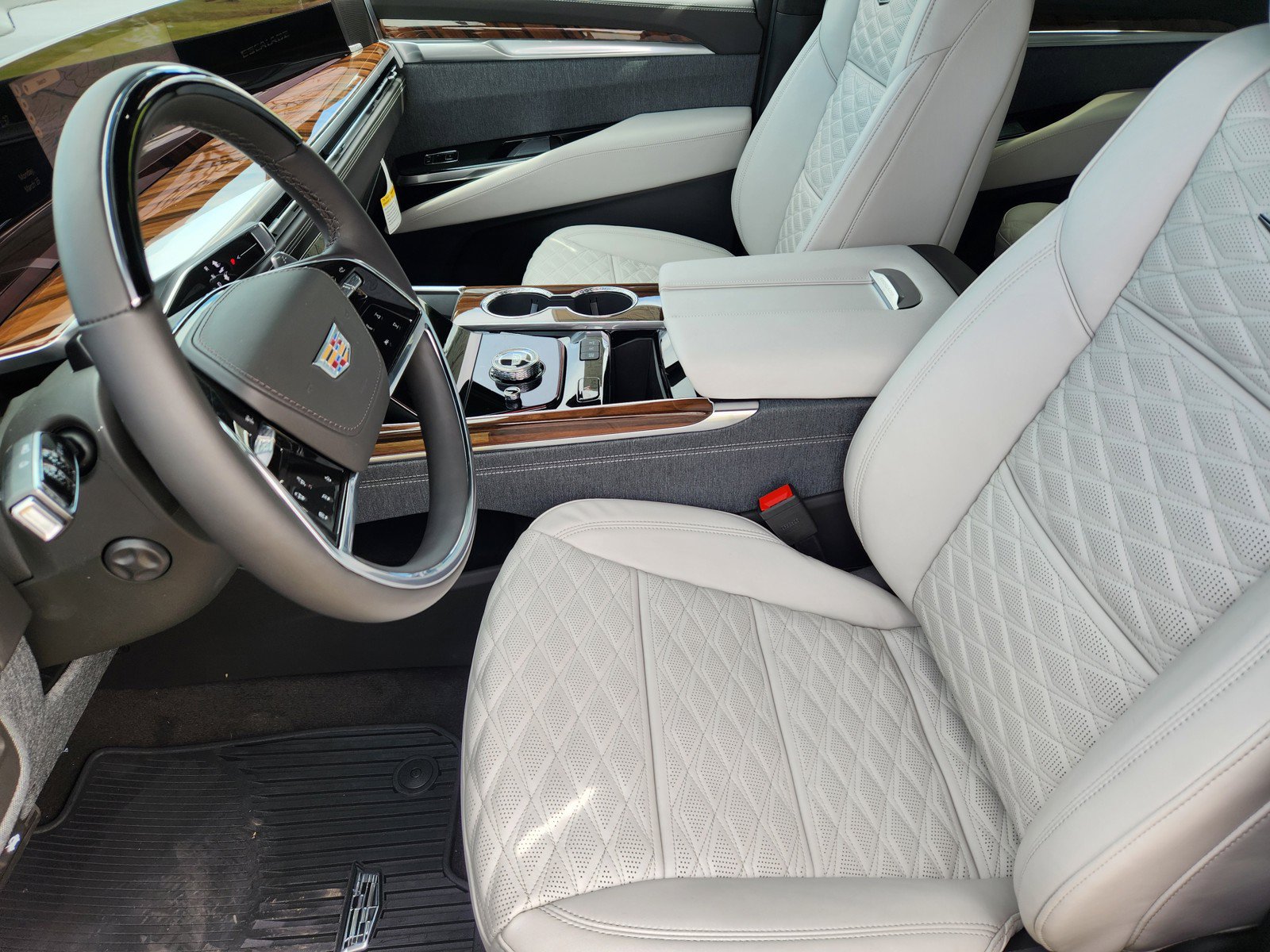 New 2026 Cadillac Escalade ESV Platinum Sport w/ LPO, ONYX Package AWD/4WD image 9