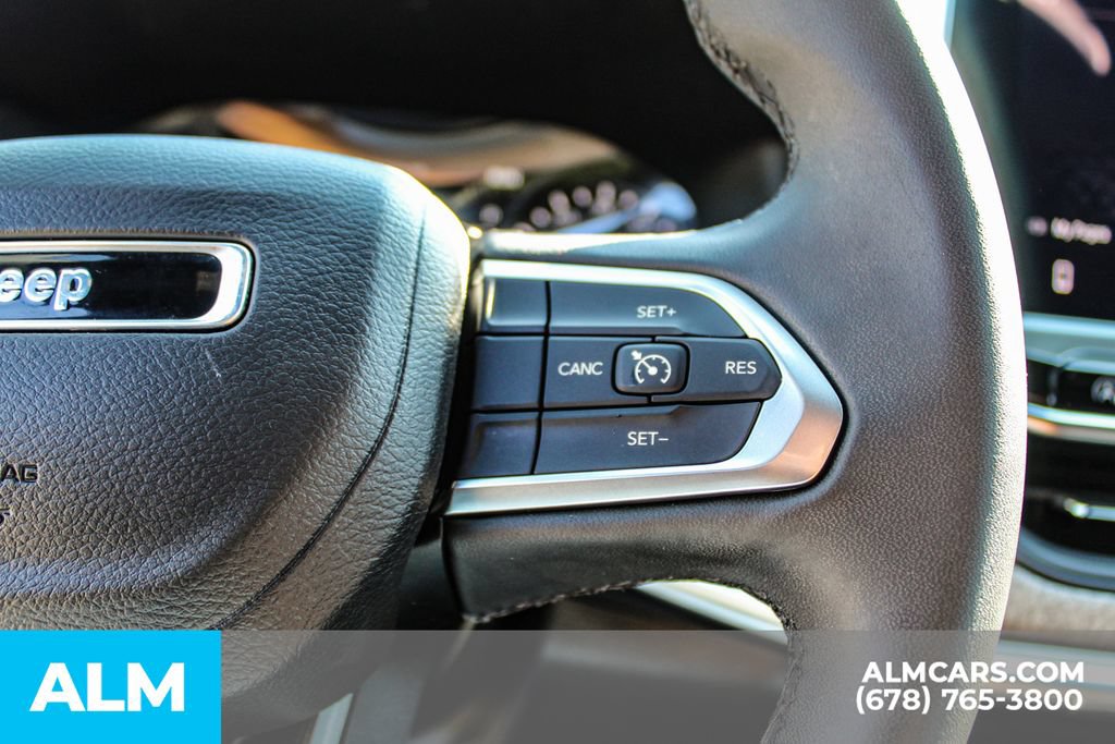 Used 2024 Jeep Compass Latitude AWD/4WD image 22
