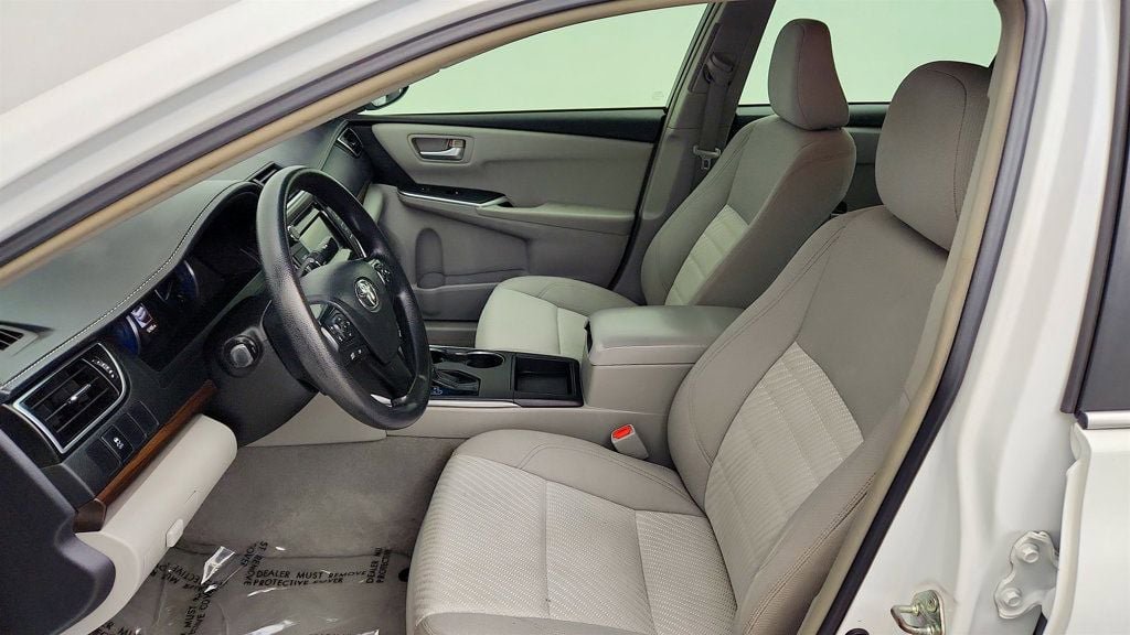 Used 2015 Toyota Camry LE FWD image 19