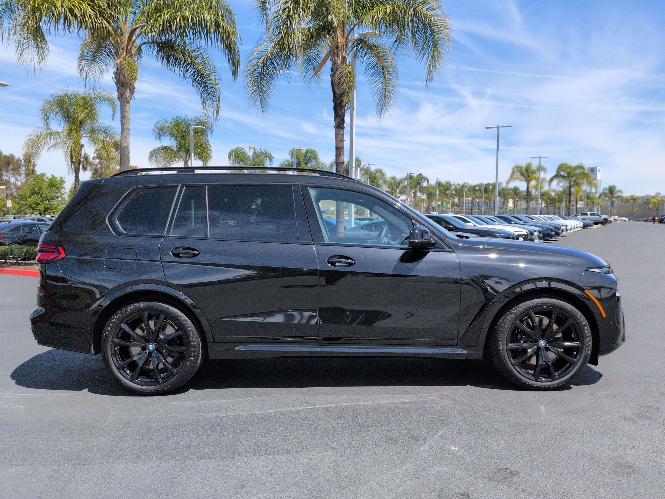 Used 2025 BMW X7 M60i AWD/4WD image 11