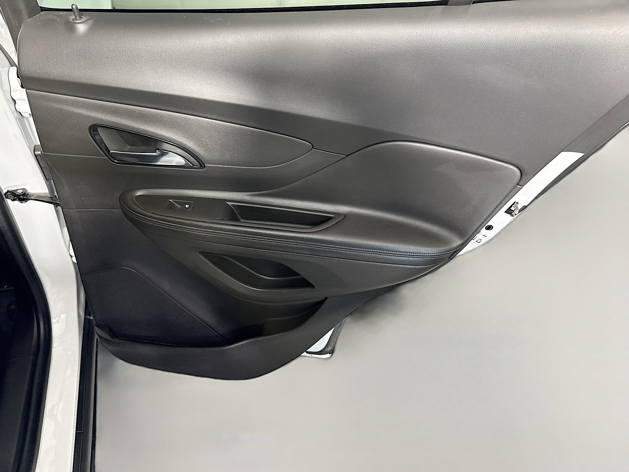 Used 2017 Buick Encore Preferred image 28