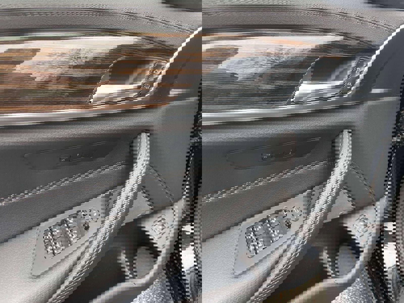 Used 2023 BMW M550i xDrive w/ Executive Package image 17