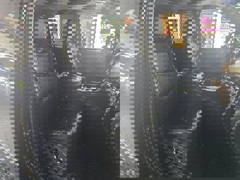 Used 2017 Cadillac Escalade ESV Premium Luxury AWD/4WD image 15