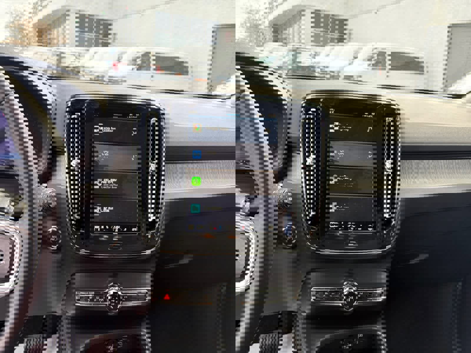 Used 2025 Volvo XC40 B5 Plus image 20