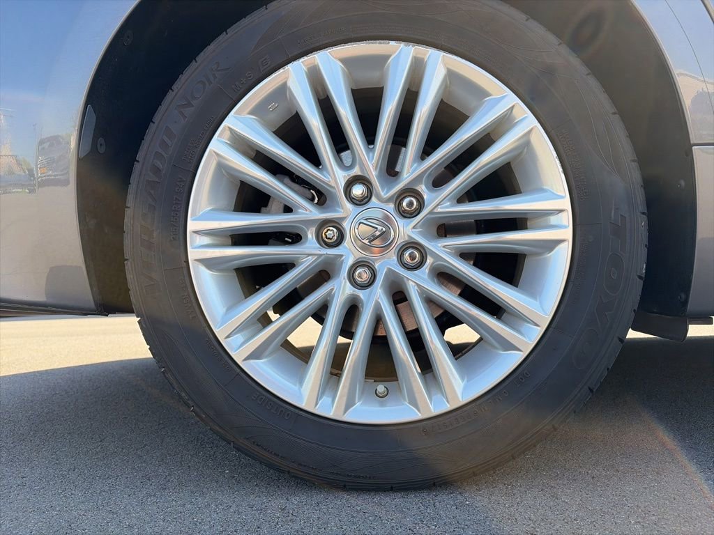 Used 2014 Lexus ES 350 w/ Luxury Package FWD image 22